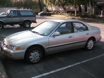 1996 Honda Accord LE, A/T ---$3,000 1