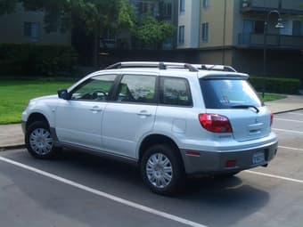 2005 Mitsubishi Outlander LS 4dr SUV AWD 2