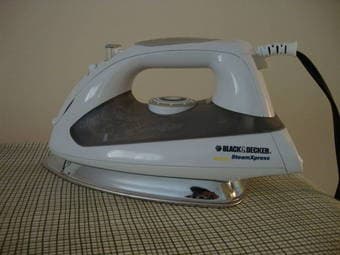 Black & Decker Iron, excellent condition $10 2
