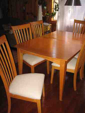 dining room table and chairs - $200 2
