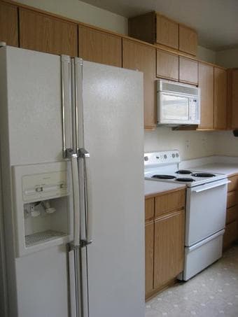IMMEDIATE MOVE-IN 2BRBA Beautiful White Walls Spacious and Comfortable 3