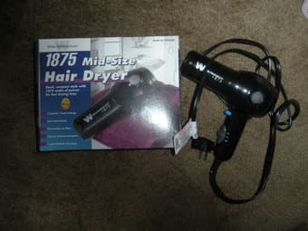 Hair dryer 5$ and Juice extracter 10$ 1