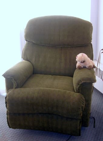Exquisite comfortable recliner - rocking chair - $105 1