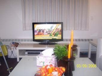 Samsung 32" LCD TV HDMI -- $350 (price reduced) 3