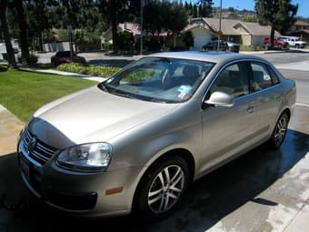 2005 VW New Jetta 2.5L PZEV: Low miles,Warranty, Loads of Options, Fun 1