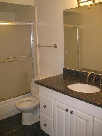 2 BDRM 2 BA Apartment Available Immediately Beautiful Layout 3