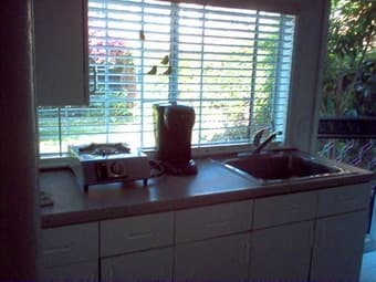 studio/cottage near California Ave. 3