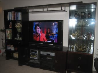 46?????? Sony BRAVIA LCD TV for $1400 OR $1200 if! (check the add pls) 1