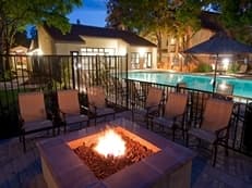 $733/month- Looking for a girl roommate 1