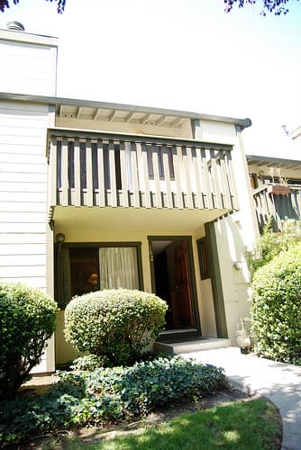 $900 1 Bedroom (for single or couple) 1
