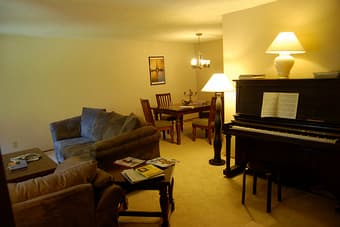 $900 1 Bedroom (for single or couple) 2