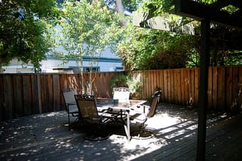 $900 1 Bedroom (for single or couple) 3