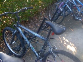Schwinn Frontier Bike  With Kryptonite U-Lock 2