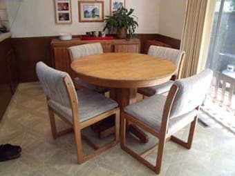 Oak Dining Table and Chairs $175 1