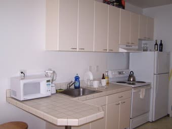 Studio 3, Escondido Village, 1090$, Jan 13-March 30 1