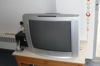 TVs / DVD player / Speakers 1