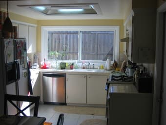 **ROOM FOR RENT w/PRIVATE BATH - AVAILABLE BY JAN. 1ST - PICTURES!** 1