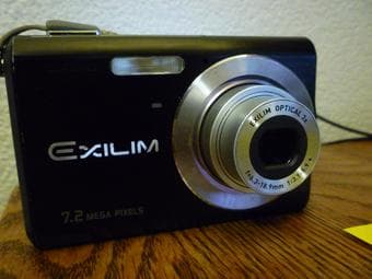 7.2 mega pixels Casio Exilim (Black) with free 1GB SD card ($55) 1