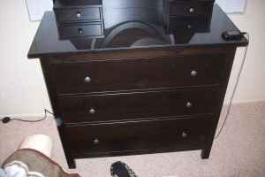 3 drawer dresser..excellent condition 1