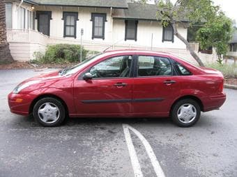 Clean Title 2003 Ford Focus LX Seden 4D Red with free GPS -  $3500 2