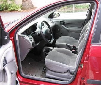 Clean Title 2003 Ford Focus LX Seden 4D Red with free GPS -  $3500 3