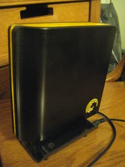 Seagate FreeAgent Pro 750 GB 3.5" USB 2.0/eSATA External Hard Drive 1