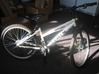 WOMEN'S JAMIS RANGER XR MOUNTAIN BIKE -- $150 + FREE U-LOCK 2