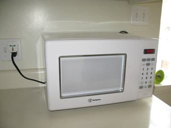 moving sale electronics 3