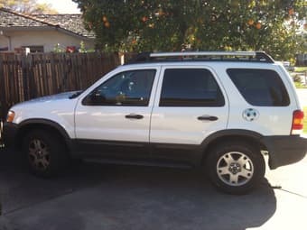 2004 Ford Escape XLT w/Moon Roof - White - $10,000 1