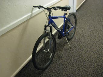 For Sale: 4 month old Schwinn Sidewinder Mountain Bike for 100$ 2