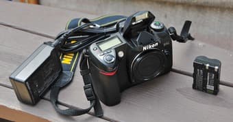 Nikon D70s camera body 1