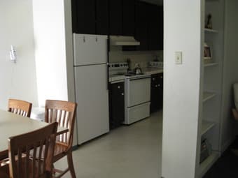 room in 2BR $868/month in EV, June 7- Sept, (Female), Stanford campus! 3