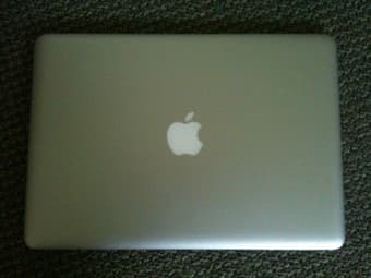 brand-new Macbook Air (SSD) + bonus 2