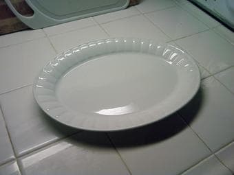Pyrex Pie Dish / Kitchen Utensils 2