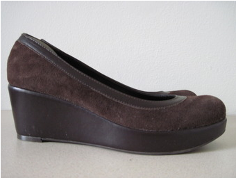 EUC BCBGirls brown/chocolate wedge size 7M 2