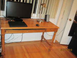 Wood desk/table, great condition - $45 1