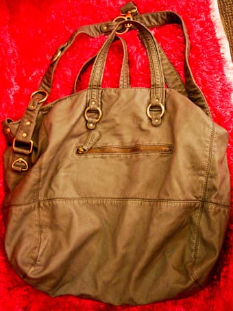Used ONCE. GREY Urban Outfitters Bag $25 !!! 2