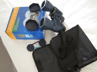 great binoculars for games and travel 2