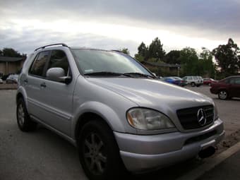 2001 Mercedes Benz ML430 ($8,500) 1