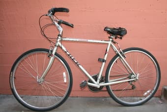 Trek 700 hybrid bike: $100 OR BEST OFFER 1