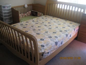 Bed, TV, Chairs and stool for sale. (Palo Alto) 1