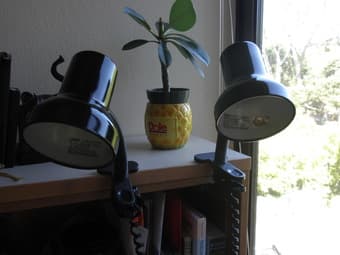 2 clip-on desk lamps 1