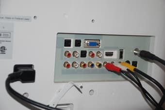 Samsung LCD TV - 19" 2