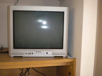 21 inch TV with remote for just 15 USD- moving out sale 1