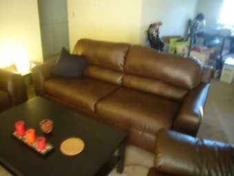 Leather Sofa Perfect condition 390$ (also available Loveseat & Chair) 2