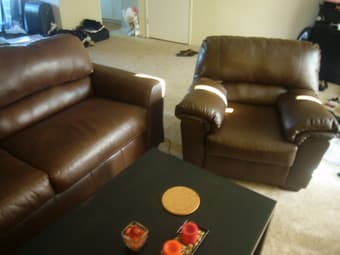 Leather LoveseatPerfect condition 290$ (also available Sofa & Chair) 2