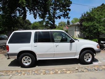 1999 Ford Explorer-White - $2800 2