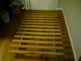 Yard Sale - Just come pick up: Gas BBQ + Muscle Exerciser + Futton 2