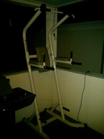 Yard Sale - Just come pick up: Gas BBQ + Muscle Exerciser + Futton 3