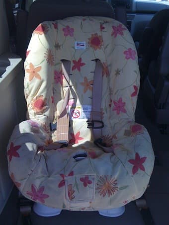 baby carseat (Britax marathon) @ $25 1